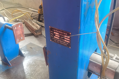 七氟丙烷鋼瓶擰閥機